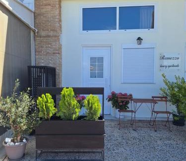 Koroni Apartment | Remezzo Luxury Apartments