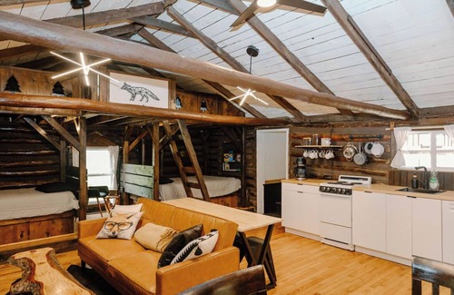 Clarington Cabin | Remodeled Cook Forest Cabin