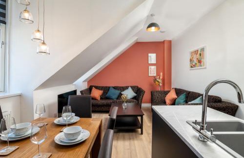 Aberdeen West End Apartment | Remodelled Luxury 3 Bed Apartment
