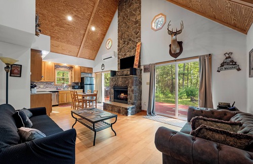 Mathias House | Remote Cabin Surrounded by Wilderness