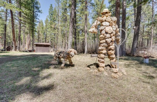 Klamath County House | Remote Escape Klamath Falls Cabin By Lake and Hikes