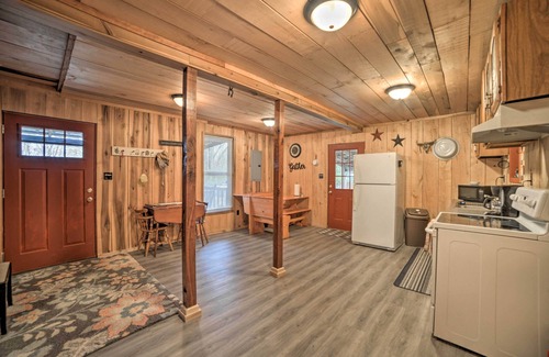 New Concord Cabin | Remote Kentucky Cabin w/Fire Pit & 2 Ponds