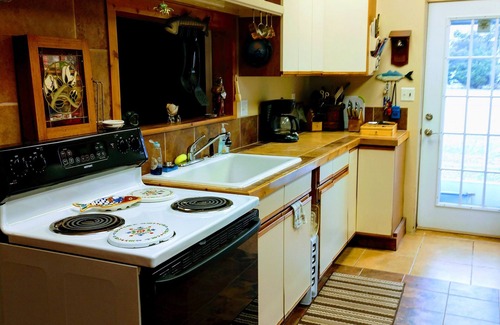 Hacksneck House | Remote/Secluded Estate with Plenty of Crabs, Dock and Cooking Station