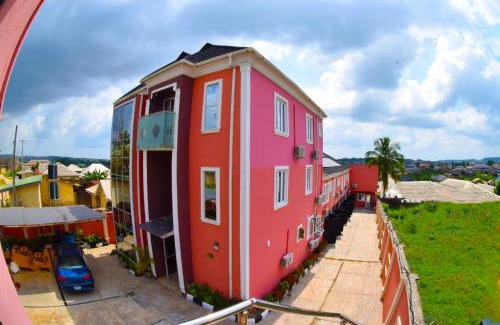 Abeokuta Hotel | Remzy Hotel & Suites, Olomore