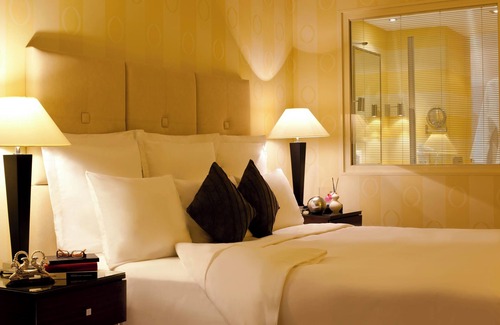 Atyrau Hotel | Renaissance by Crystall