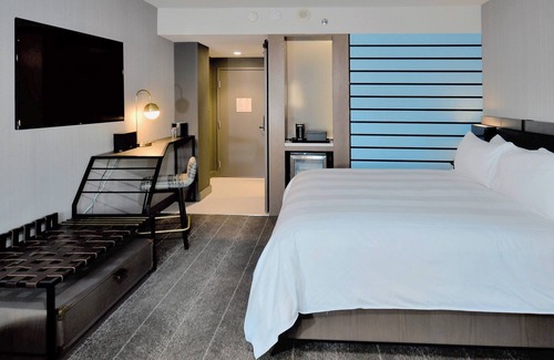 Downtown Reno Hotel | Renaissance Reno Downtown Hotel & Spa