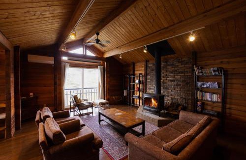 Nada Ward Villa | RENEST