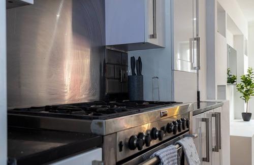 Bolton House | Renfrew House