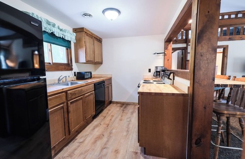 Bolton Landing Cottage | Reno done! Bolton Blue, Walk to Beach