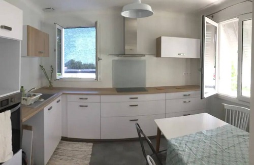 Montbrison House | Renovated 1960s house