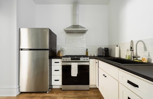 Uptown Apartment | Renovated 1BR Historic Charm Great Locale