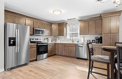 La Grange House | Renovated 3 bedroom, 2.5 bath 1,900 sq ft home with finished walkout basement