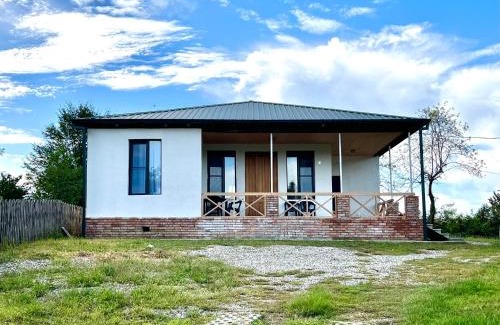 Salkhino House | Renovated 3-bedroom House in Nature - Iskia Estate