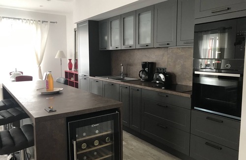 Mirepoix Apartment | Renovated apartment in the heart of Mirepoix cutlery
