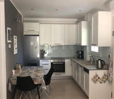 Perea Apartment | Renovated apartment with garden and parking space