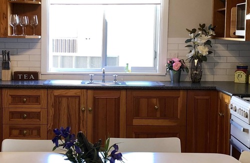 Aberdare House | Renovated Cottage @ The Wines Aberdare Hunter Valley Entire House