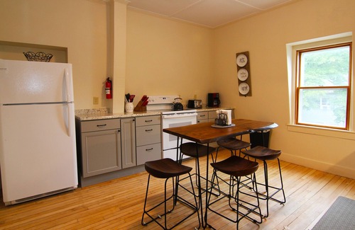 Bar Harbor Apartment | Renovated downtown Bar Harbor apartment, park and walk to shops and restaurants.