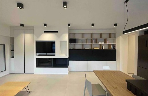 Kalamaria Condo | Renovated family friendly condo