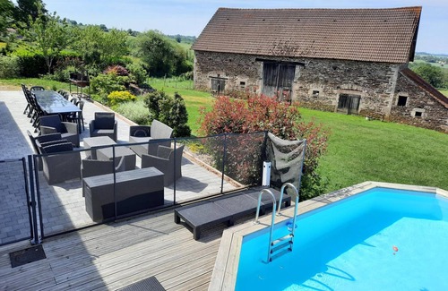 Echassieres Cottage | Renovated farmhouse with private pool, Wi-Fi and air conditioning