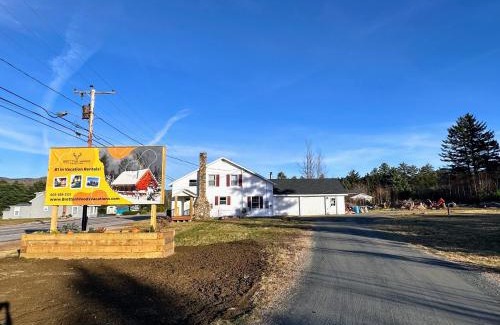 Twin Mountain House | Renovated farmhouse on snowmobile trail with firepit & mountain views, 10 min from Bretton Woods!