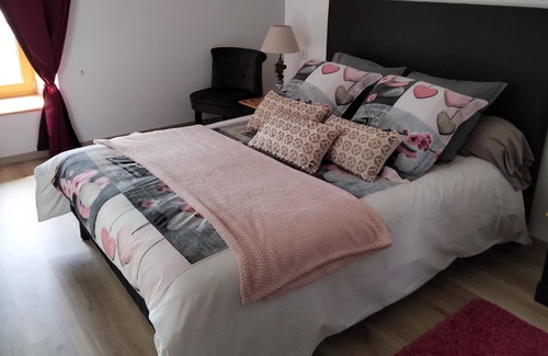 Poulgoazec House | Renovated farmhouse with heated and covered swimming pool, 5 minutes from the ocean.