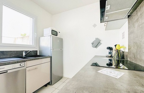 Les Sables d'Olonne Ski Chalet | Renovated holiday home - Beauséjour close to amenities