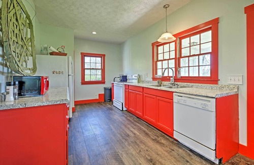Plummers Landing House | Renovated KY Farmhouse Retreat w/Pasture Views!