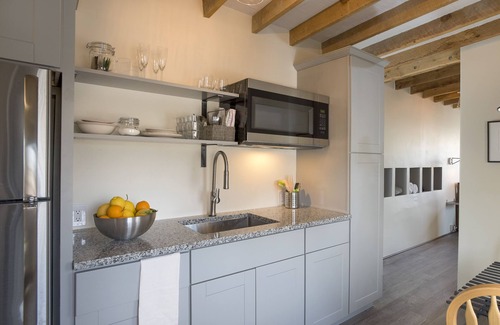 Downtown Santa Fe Apartment | Renovated Loft steps from Santa Fe Plaza, Canyon Road & Railyard District