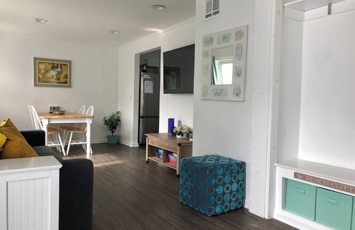 Devon Cottage | Renovated Milford Beach home by Charles Island/Silver Sands Pk