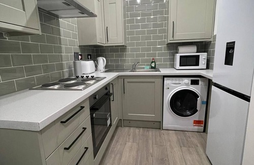 Harehills Apartment | Renovated Modern Apartment Sleeps 3 in Leeds