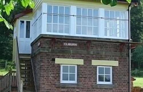 Penrith Cottage | Renovated Railway Signal Box In A Tranquil Location & perfect for stargazing
