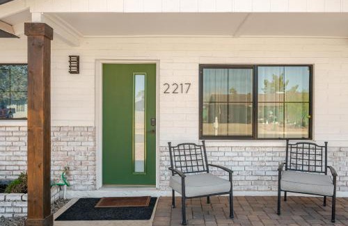 Deer Valley House | Renovated Retreat! Cozy Firepit Nights Await!