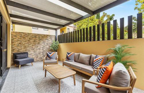 Northbridge Apartment | Renovated Townhouse in Northbridge