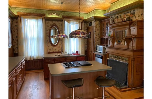 Downtown Portland House | Rent a room in the gorgeous Holt House