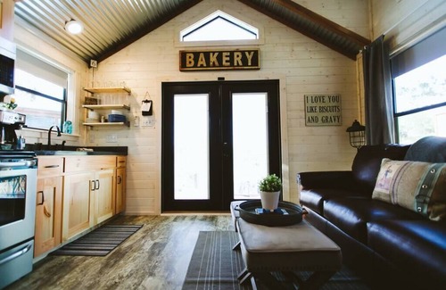 Dripping Springs Villa | Rent Entire 31 Person Retreat: Yoga/Hike/Meditate