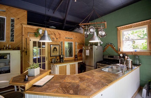 Bancroft Apartment | Rent-n-relax Oasis
