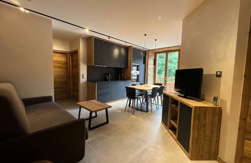 Rochesson House | Rental of 12 gîtes and 1 chalet that can accommodate 2 to 10 people.
