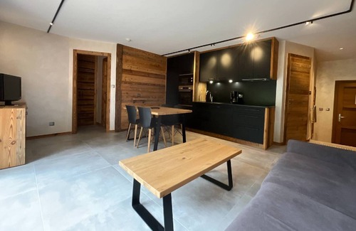 Rochesson House | Rental of 12 gîtes and 1 chalet that can accommodate 2 to 10 people.