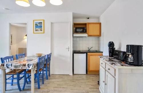 Carnoux-en-Provence Apartment | Residence Debussy - maeva Home - 2-Room Apartment 4 People - Budget