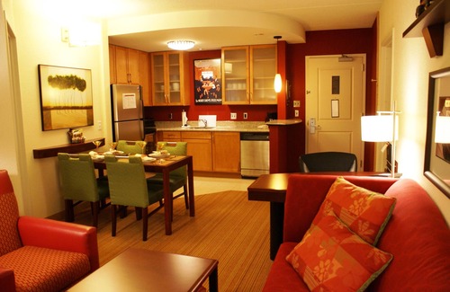 Level Green Hotel | Residence Inn by Marriott Pittsburgh Monroeville/Wilkins