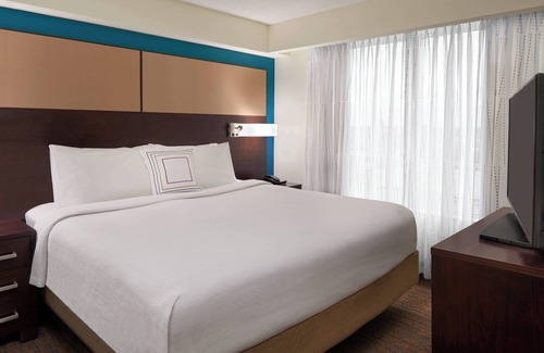 Etobicoke Hotel | Residence Inn by Marriott Toronto Airport