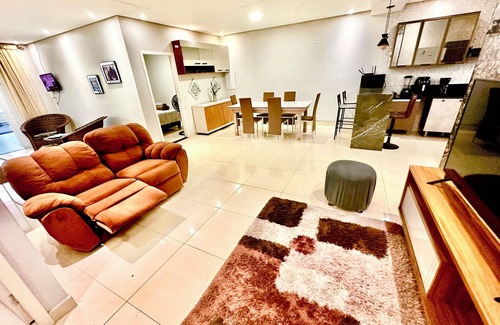 Liberdade House | Residence with swimming pool and barbecue, very large and cozy house