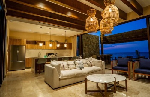 San Benito Villa | Residencia Las Olas lujo en todo su esplendor.