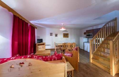 Abries Apartment | Resort center, fitness, swimming pool, parking, tv, ski locker, 50m², Abriès