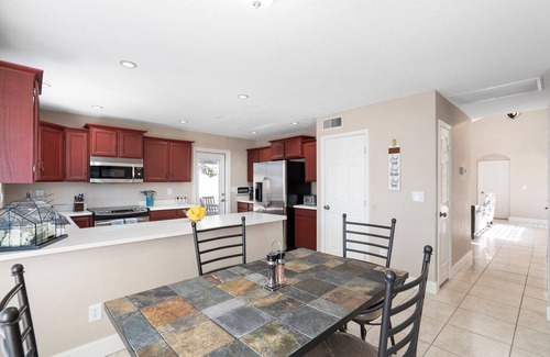 Paradise Valley Village House | Resort Living + Pool, BBQ, Spa > TPC & Mayo Clinic