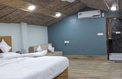 Bindra Nawagarh Hotel | Resort Nature Camp - Jatmai