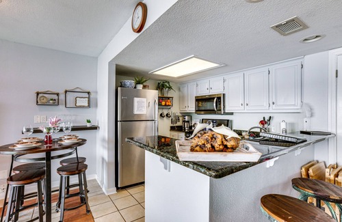 Seven Coves Condo | Resort-Style Lake Conroe Retreat w/Balcony & View
