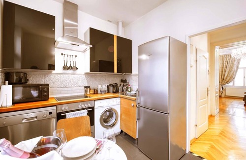 Sankt Ulrich Apartment | Respect for the old but a reverence for a modern living ♥
