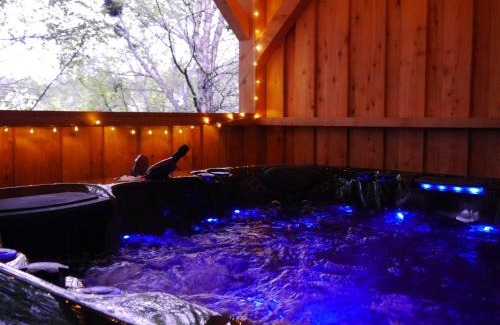 Whitebridge Apartment | Rest At Last - Highland Apartment with Private hot tub