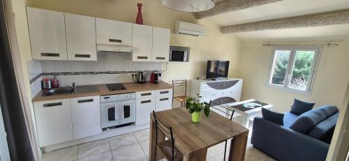 La Tour-d'Aigues Bed & Breakfast | Restanques de la Tour